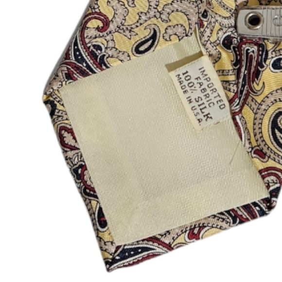 🆕LIBERTY Yellow Paisley Silk DESIGNER Tie USA - Picture 3 of 4